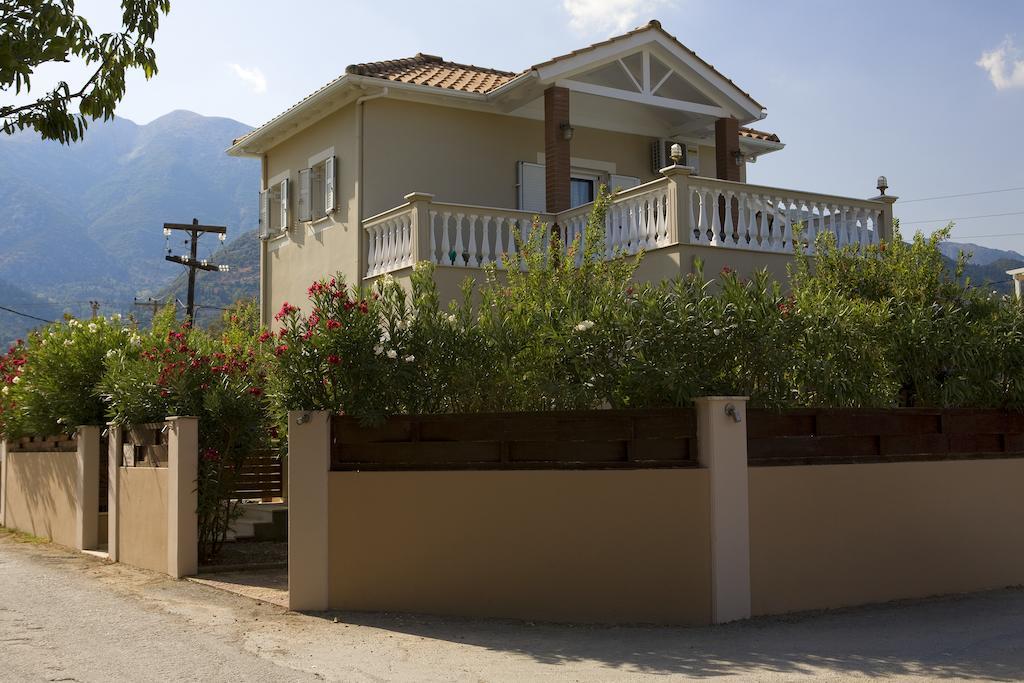 Le Torri Villas By Nidri Holiday Villas Exteriör bild